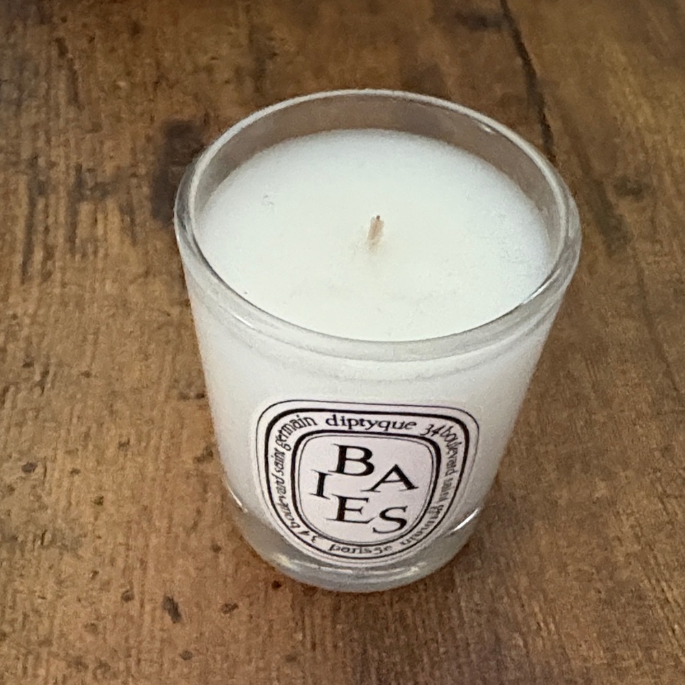 Diptyque Baies Candle - Classic White